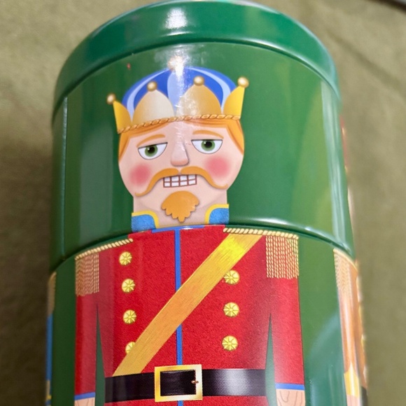 Hudson's Bay Canada Nutcracker Bank Tin Canister Toy Turning 3 sections - Picture 4 of 10